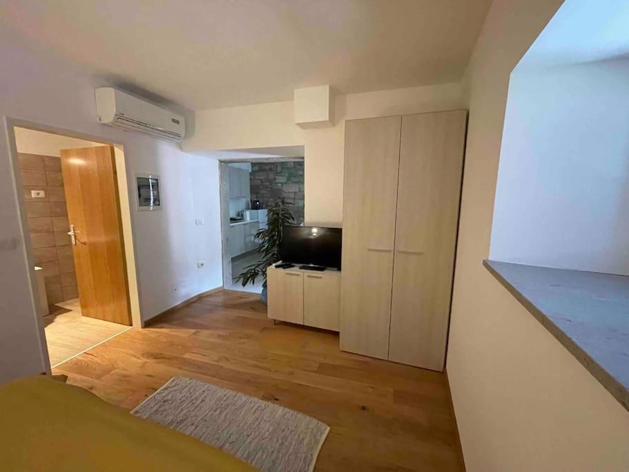 Santomas Apartments Smarje  Exterior photo